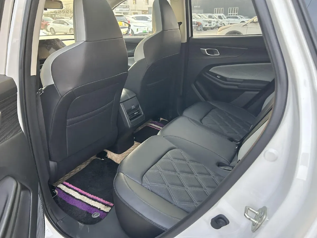 2023 Venucia Grand V DD-i 1.5T 163HP L4 E-CVT PHEV 18.4KWH,autocango,china used car exporter,china ev exporter,chinese used car exporter,chinese used ev exporter