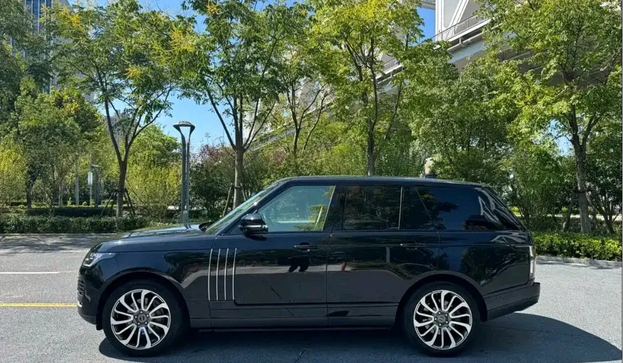 2019 BMW 7 thumbnail 2