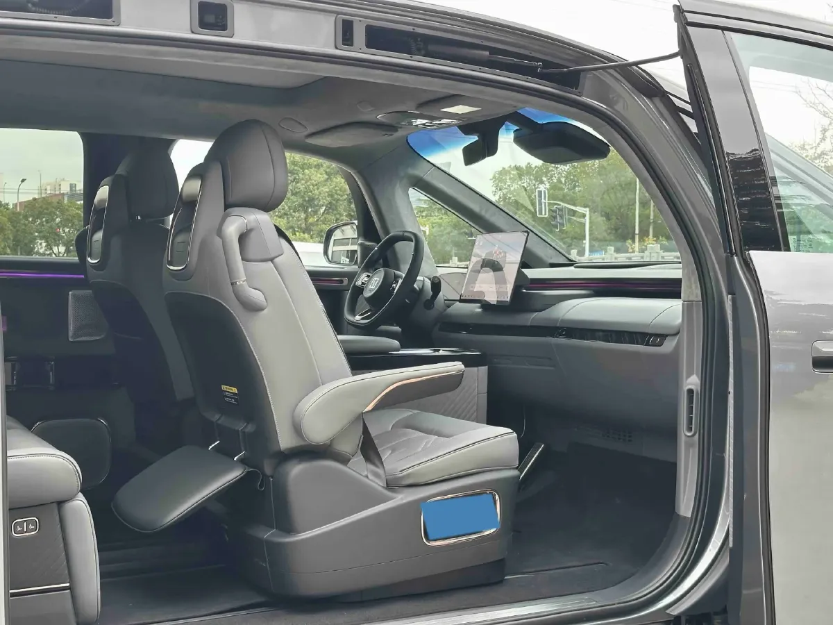 2025 Zeekr MIX BEV 102KWH,autocango,china used car exporter,china ev exporter,chinese used car exporter,chinese used ev exporter