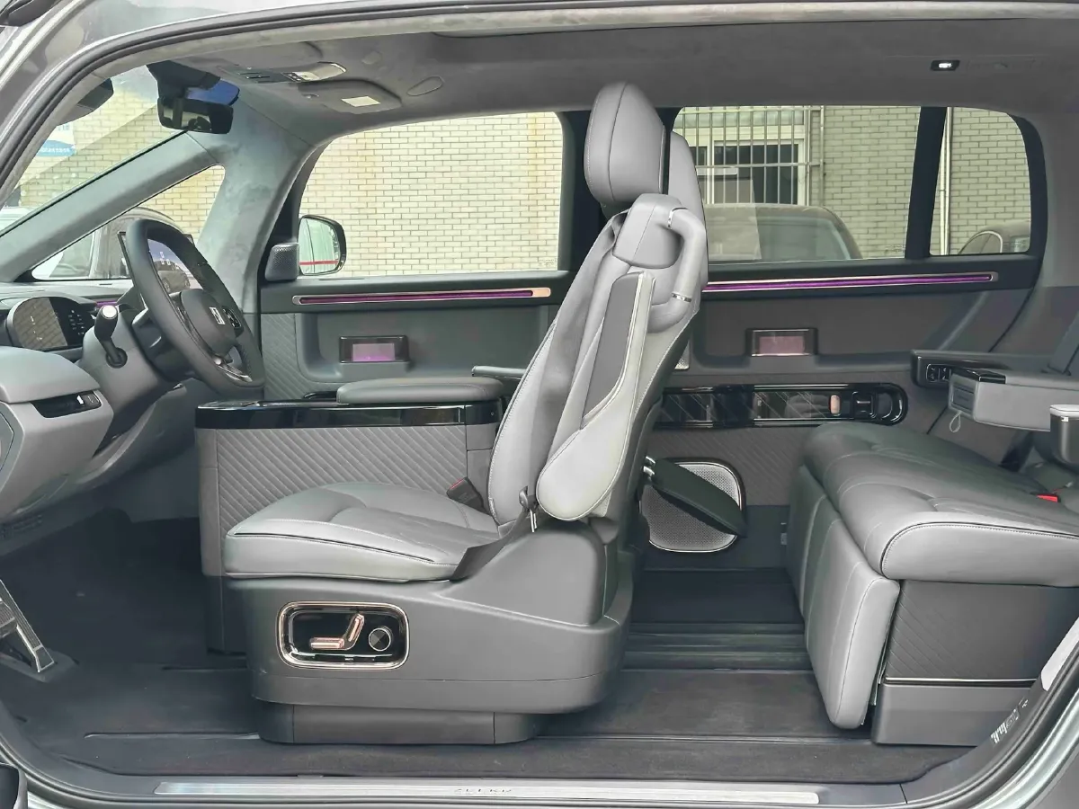 2025 Zeekr MIX BEV 102KWH,autocango,china used car exporter,china ev exporter,chinese used car exporter,chinese used ev exporter