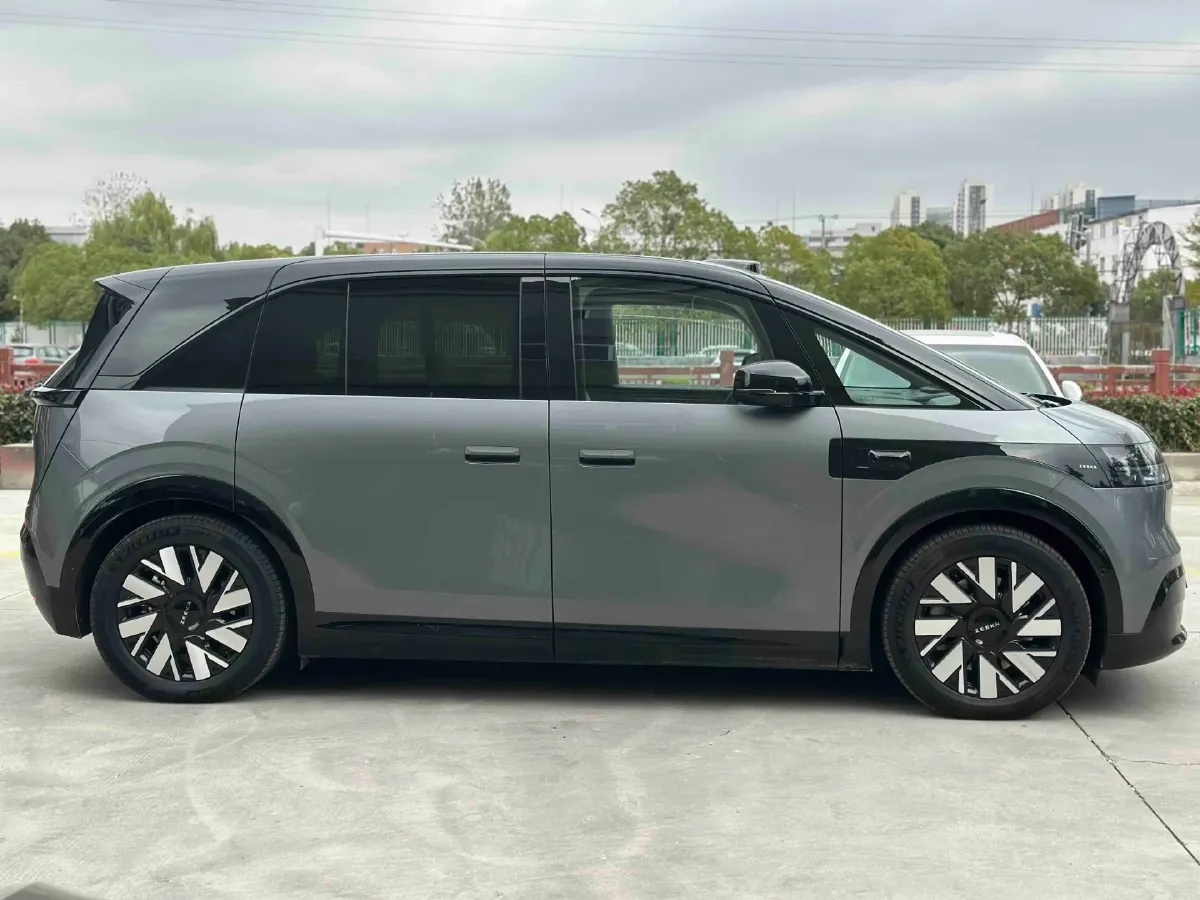 2025 Zeekr MIX BEV 102KWH,autocango,china used car exporter,china ev exporter,chinese used car exporter,chinese used ev exporter