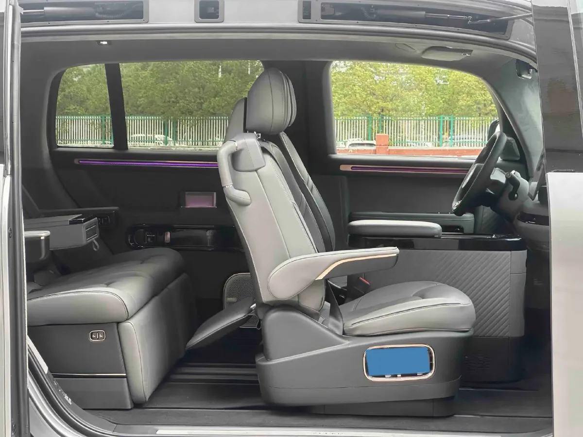 2025 Zeekr MIX BEV 102KWH,autocango,china used car exporter,china ev exporter,chinese used car exporter,chinese used ev exporter