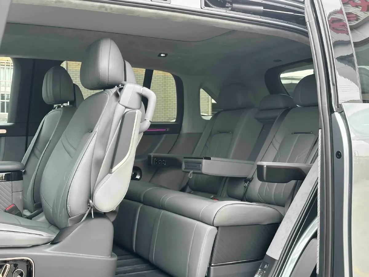 2025 Zeekr MIX BEV 102KWH,autocango,china used car exporter,china ev exporter,chinese used car exporter,chinese used ev exporter