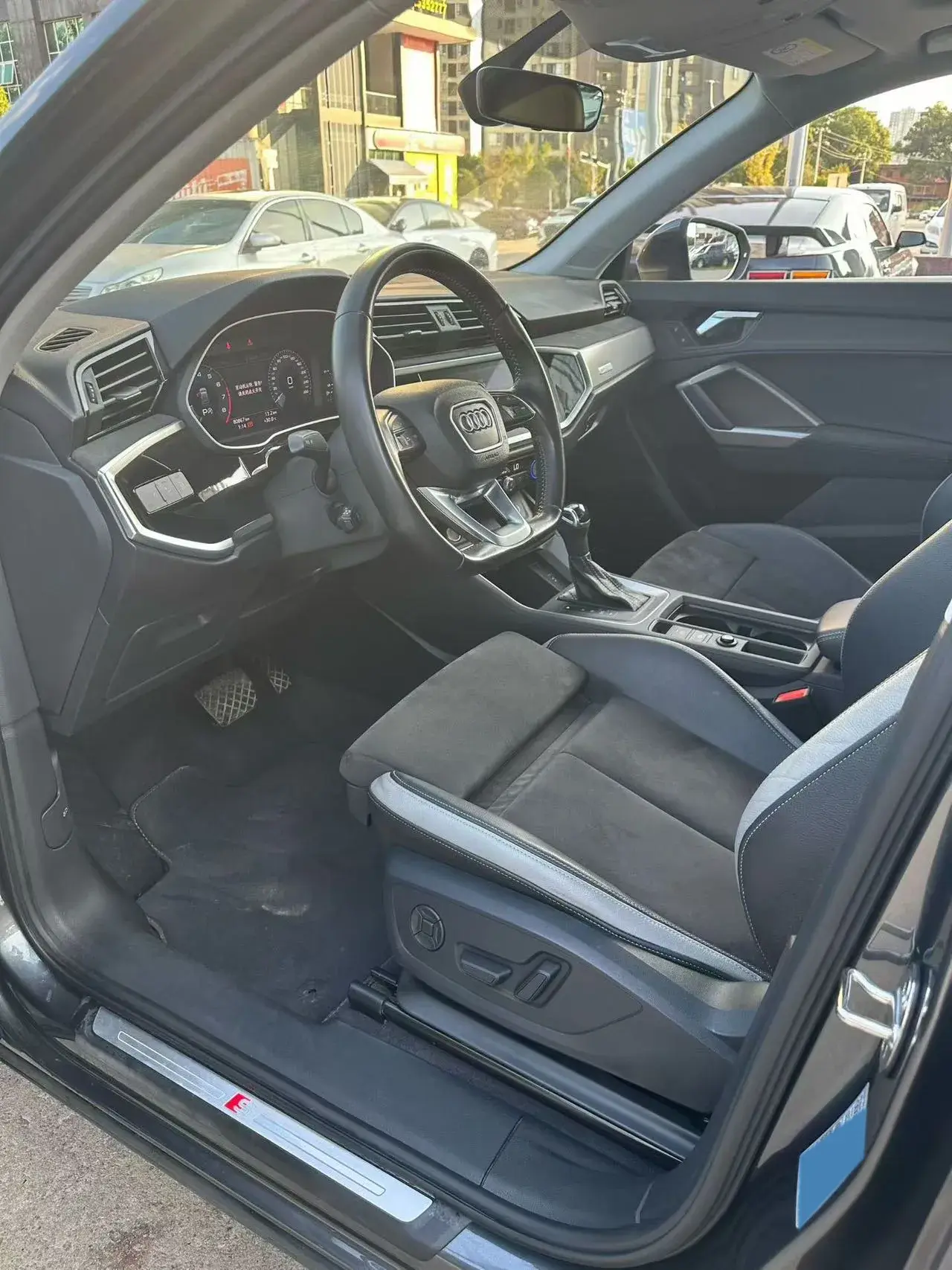 2019 AUDI Q3 thumbnail 2