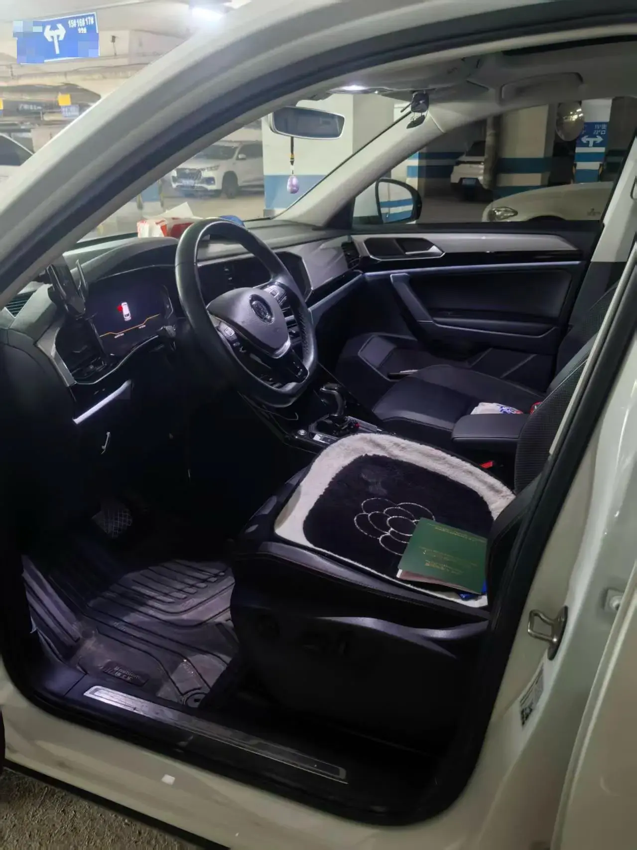 2020 VOLKSWAGEN TAYRON thumbnail 3