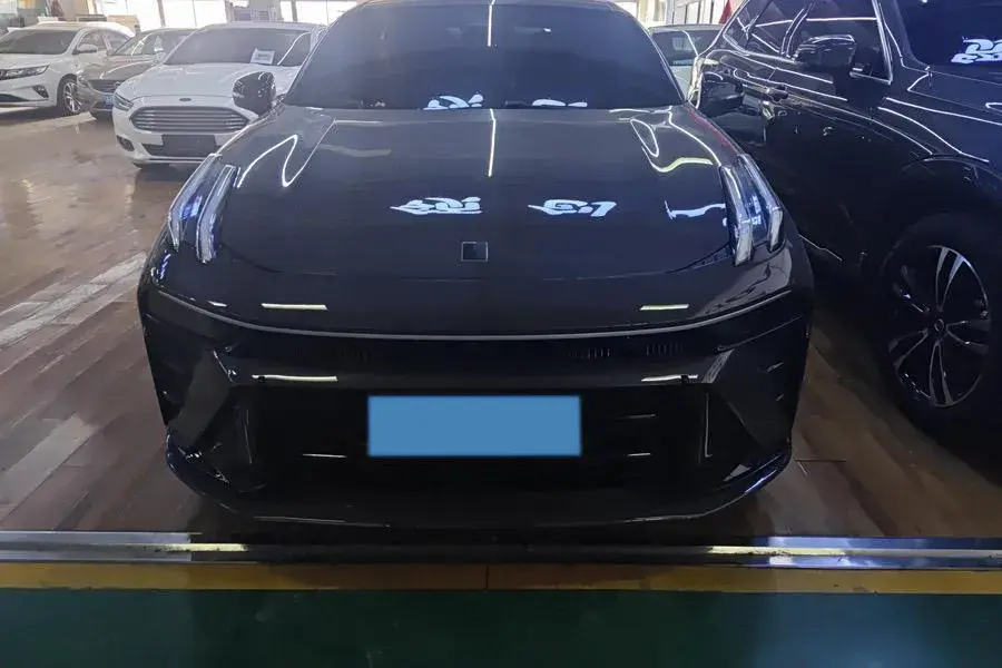 2025 LYNK&CO 03 thumbnail 3