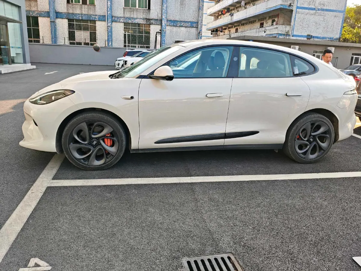 2025 IM LS6 BEV 100KWH,autocango,china used car exporter,china ev exporter,chinese used car exporter,chinese used ev exporter