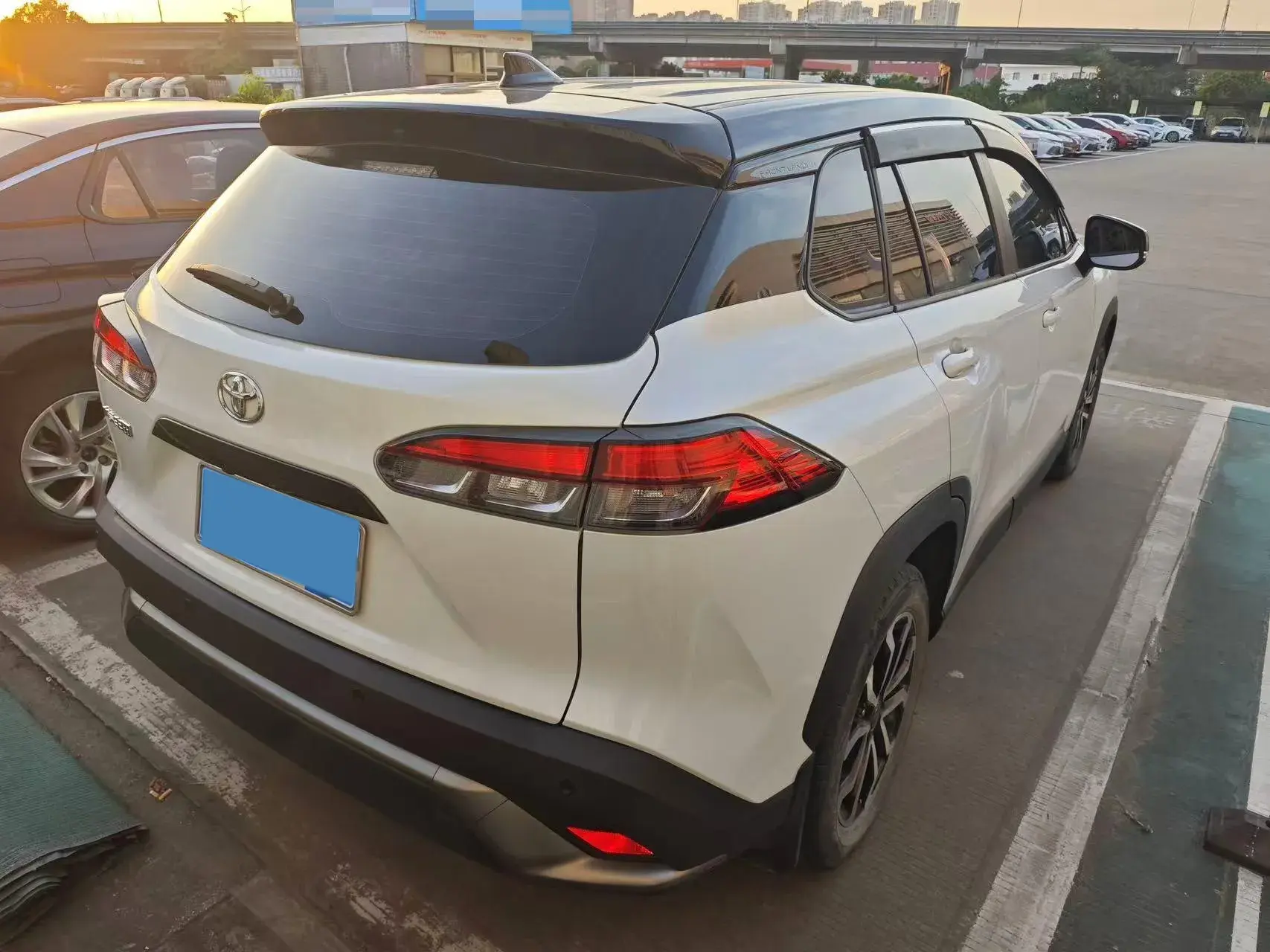 2023 TOYOTA FRONTLANDER thumbnail 2