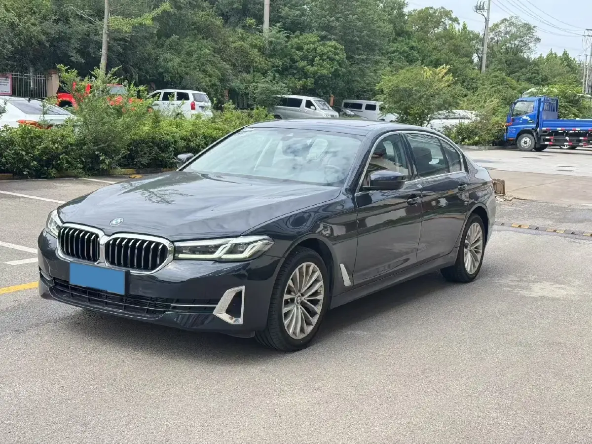 2022 BMW 5 Series 2.0T 184HP L4 8AT