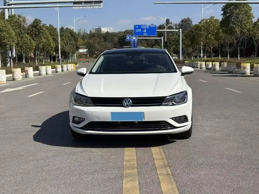 2018 VOLKSWAGEN LAMANDO thumbnail 2