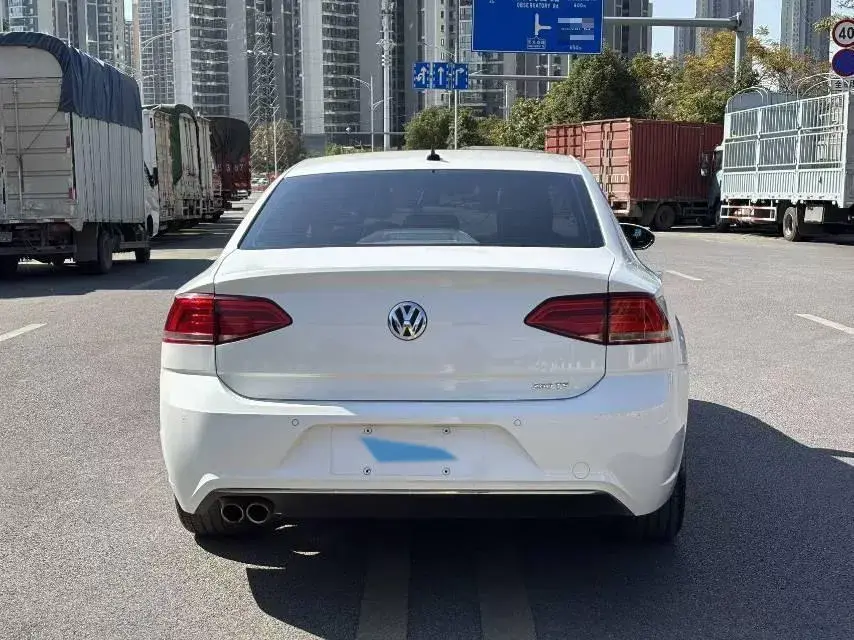 2018 VOLKSWAGEN LAMANDO thumbnail 4