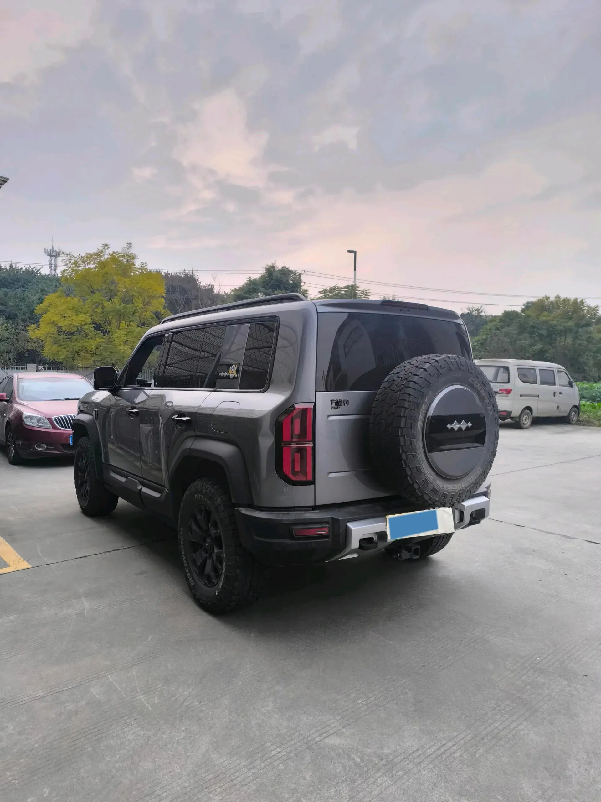 2023 TOYOTA CROWN thumbnail 3