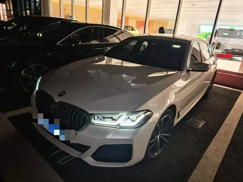 2023 BMW 5 Series 2.0T 245HP L4 8AT
