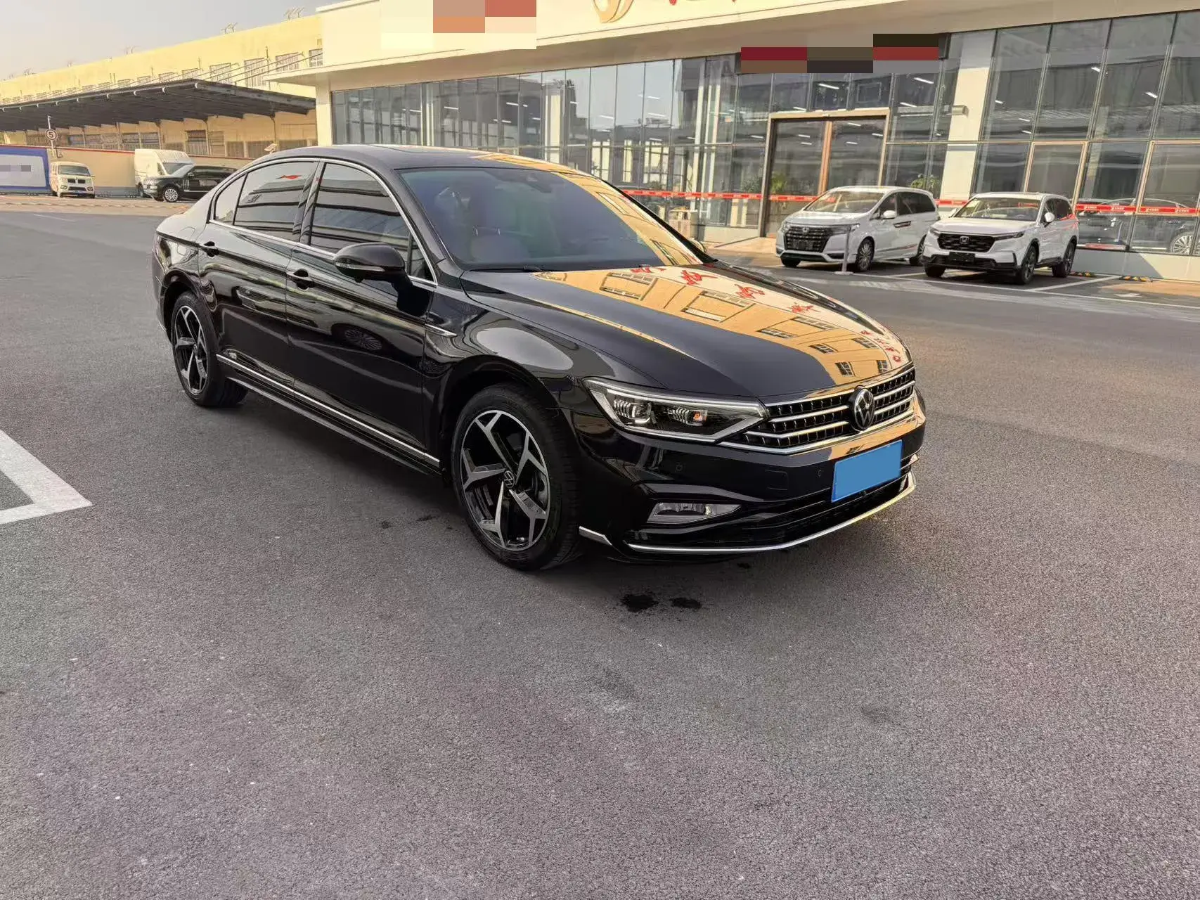 2023 VOLKSWAGEN MAGOTAN thumbnail 3