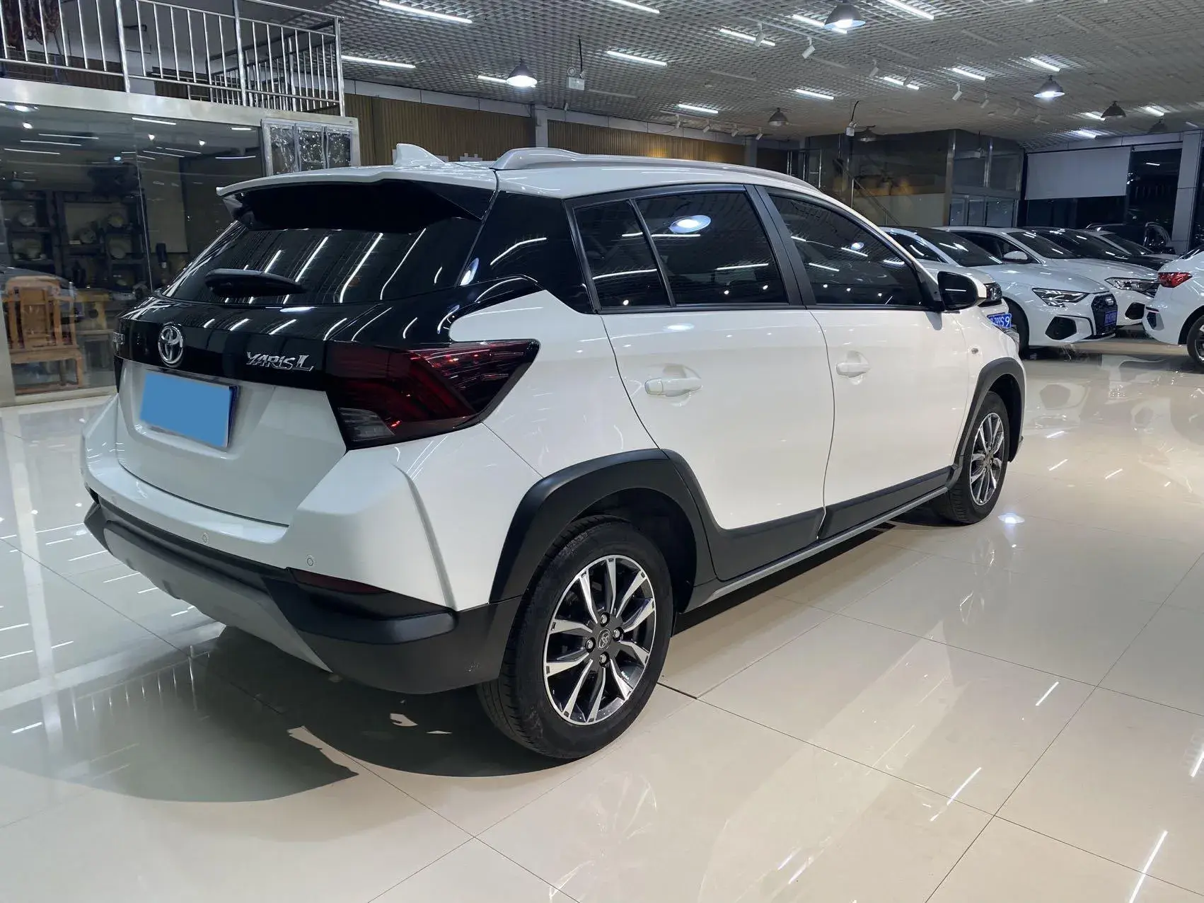 2022 TOYOTA YARIS thumbnail 4