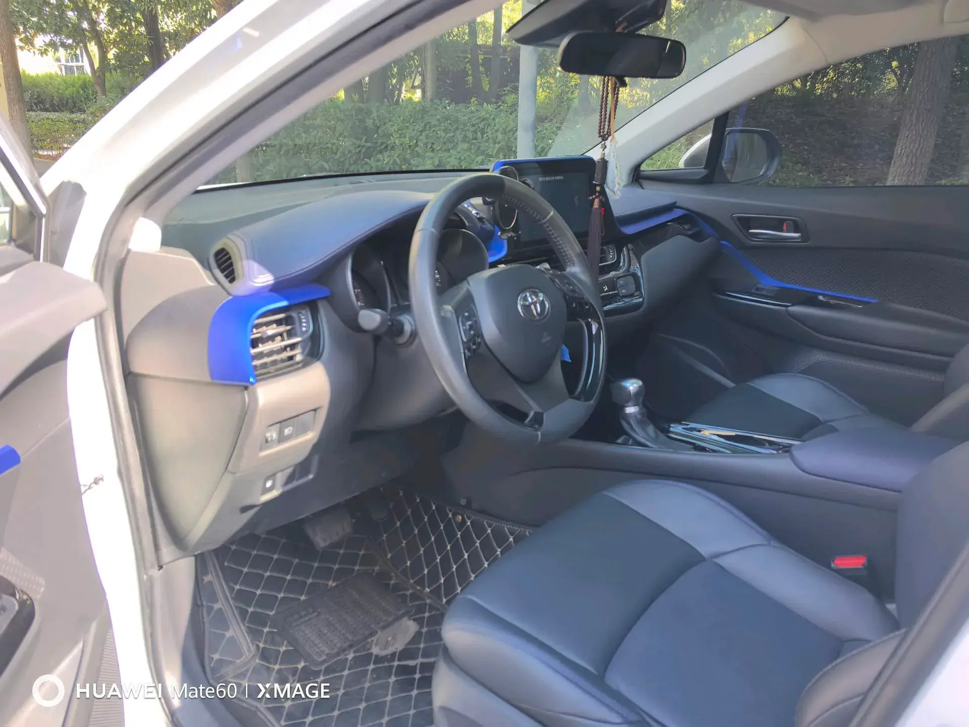 2021 TOYOTA C-HR thumbnail 3