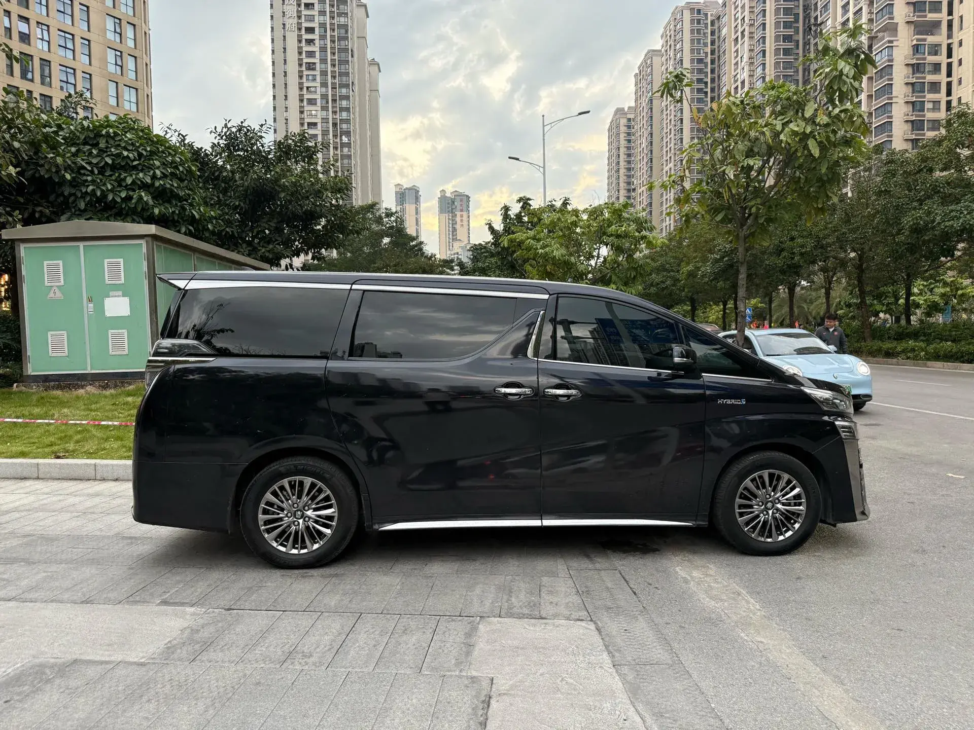 2021 TOYOTA VELLFIRE thumbnail 3
