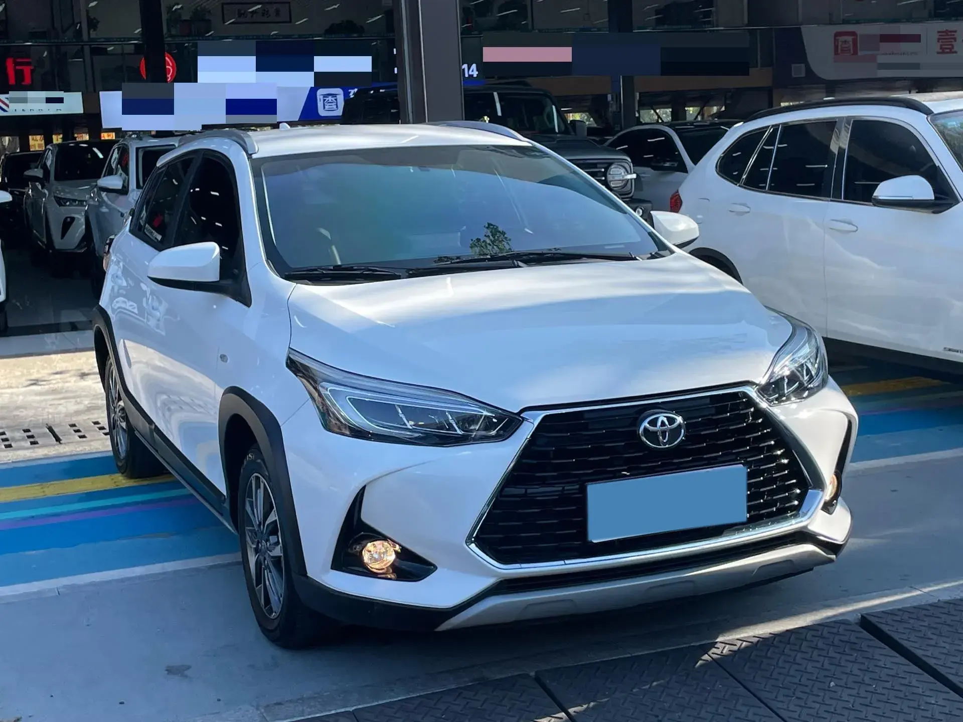 2022 TOYOTA YARIS thumbnail 3
