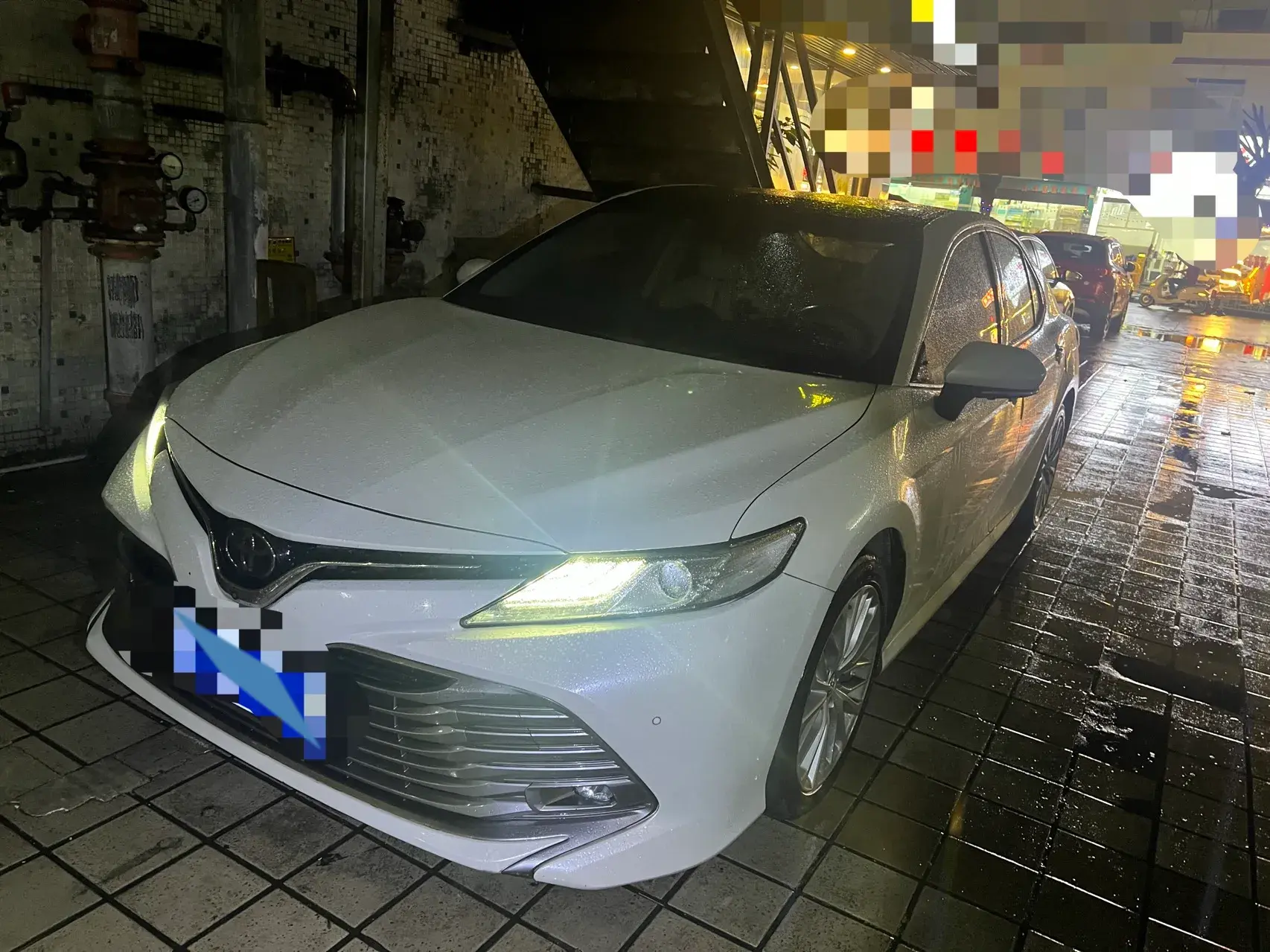 2018 TOYOTA CAMRY view 1