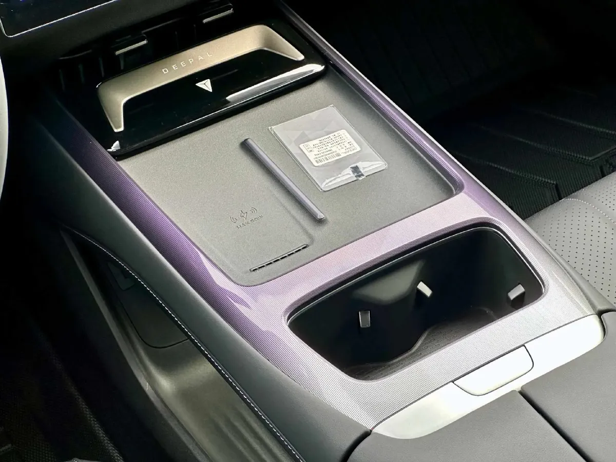 2026 Deepal L07 BEV,autocango,china used car exporter,china ev exporter,chinese used car exporter,chinese used ev exporter