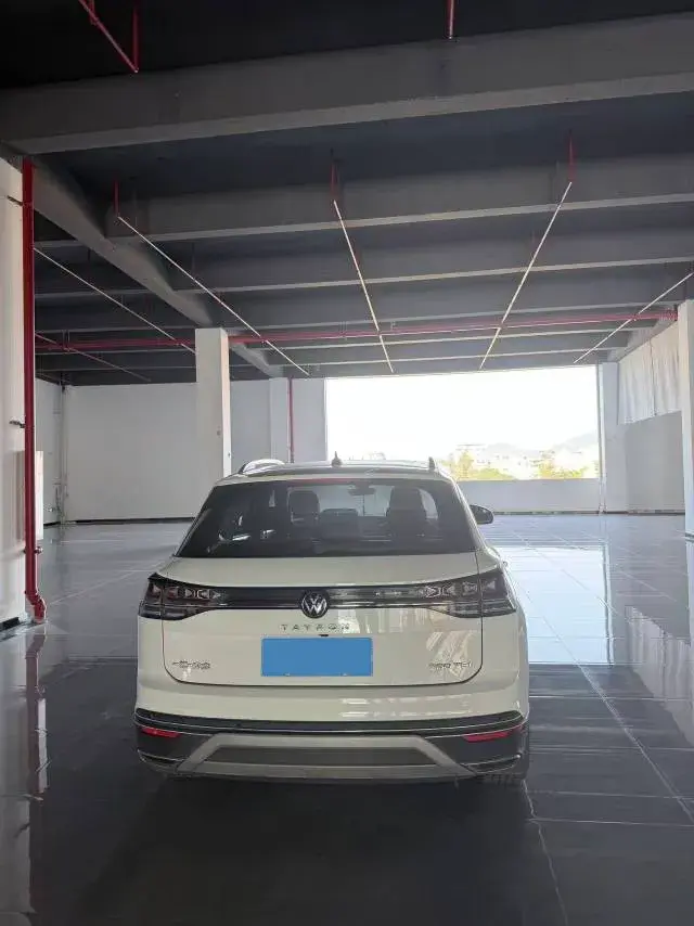 2023 VOLKSWAGEN TAYRON thumbnail 3