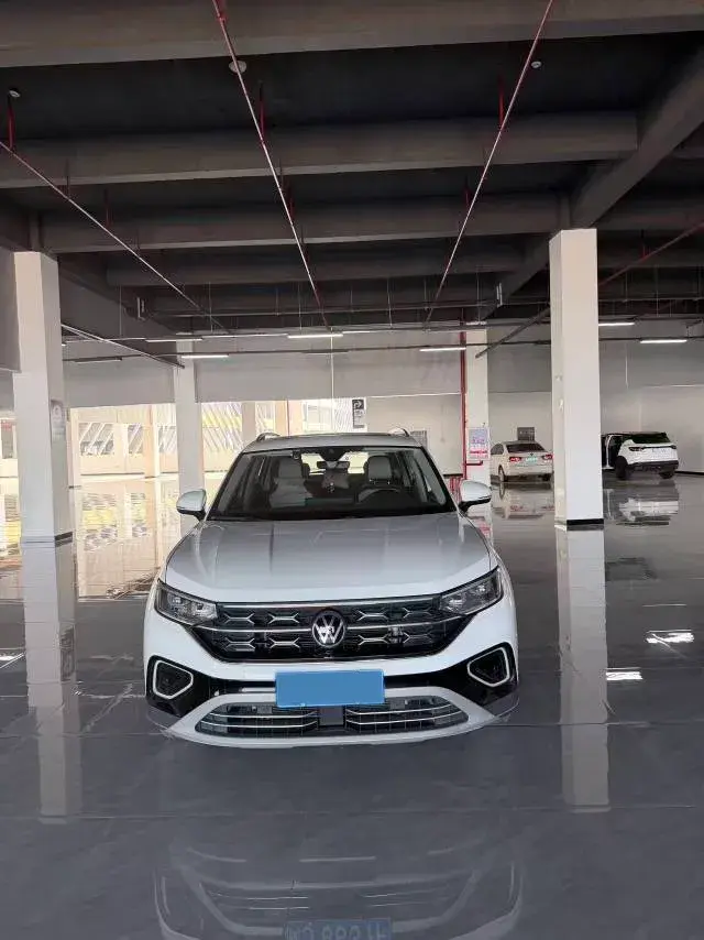 2023 VOLKSWAGEN TAYRON thumbnail 2