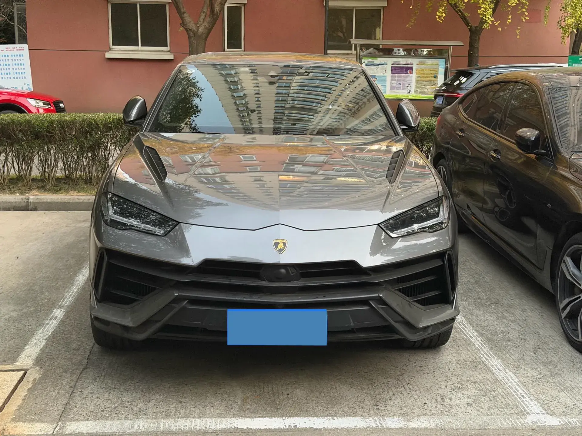 2023 LAMBORGHINI URUS thumbnail 2