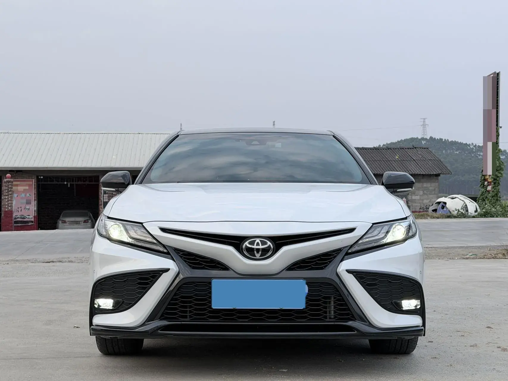 2022 TOYOTA CAMRY thumbnail 2