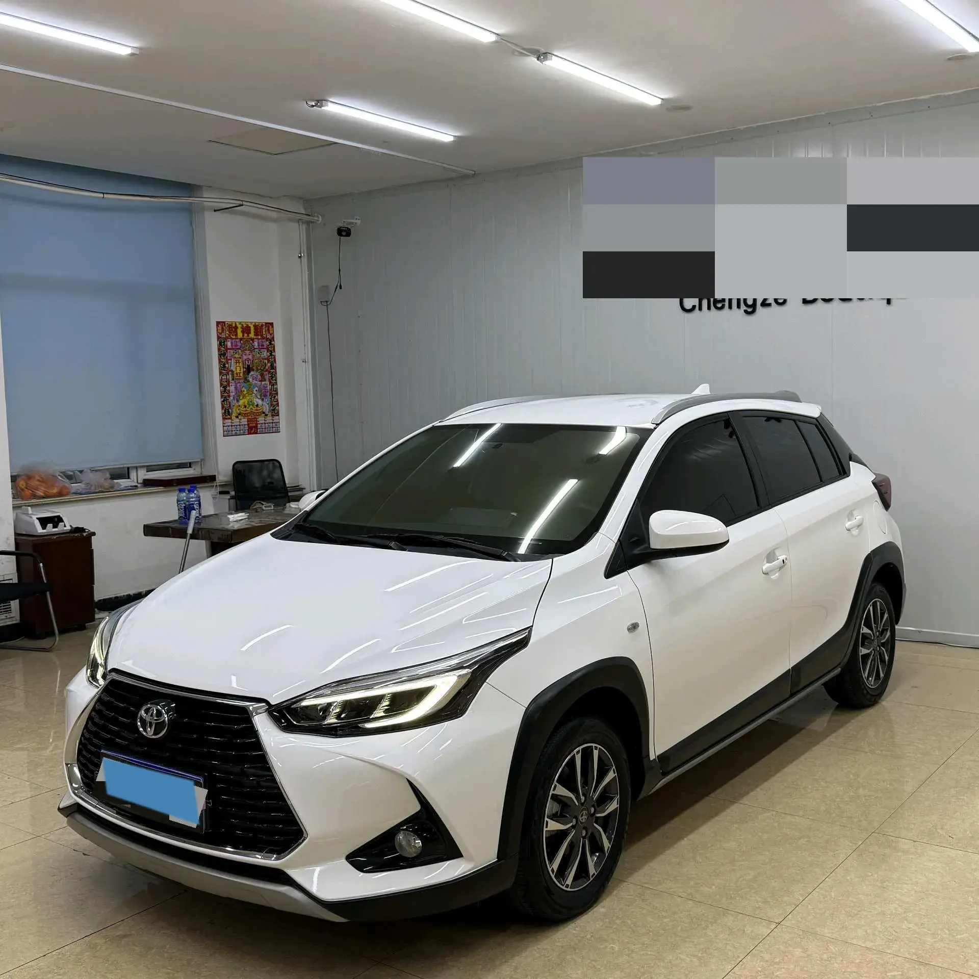 2022 TOYOTA YARIS thumbnail 3