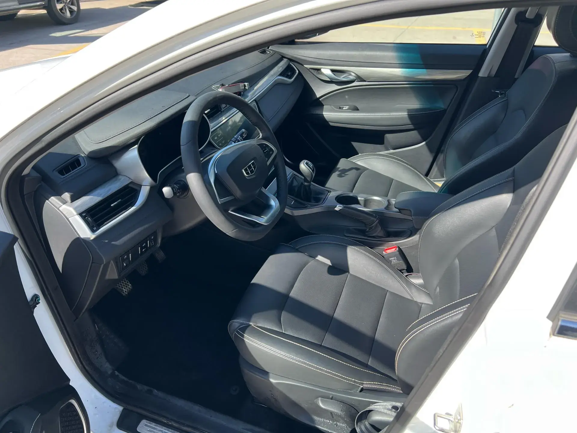 2019 GEELY EMGRAND thumbnail 4