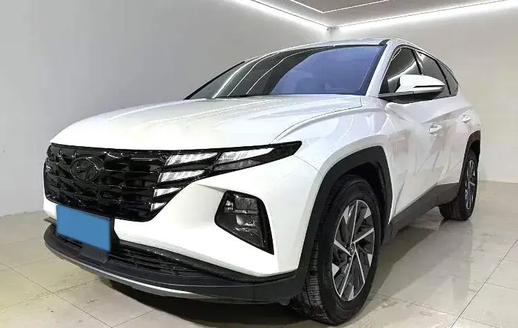 2023 HYUNDAI TUCSON view 1