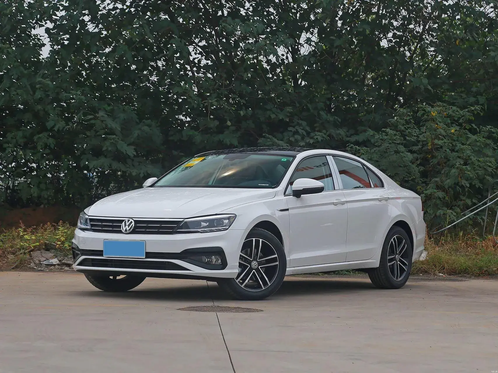 2021 VOLKSWAGEN LAMANDO view 1
