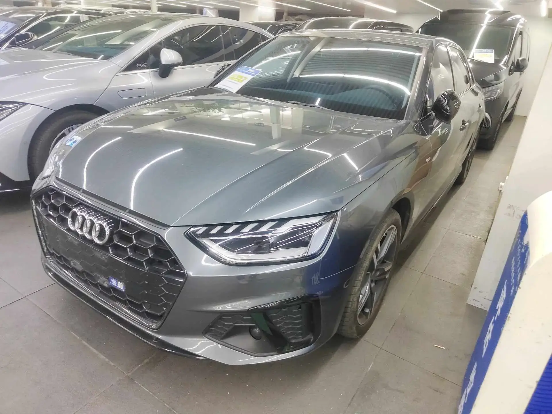 2022 AUDI A4L view 1