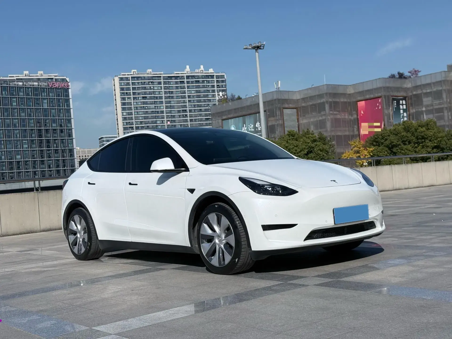 2022 TESLA MODEL thumbnail 3