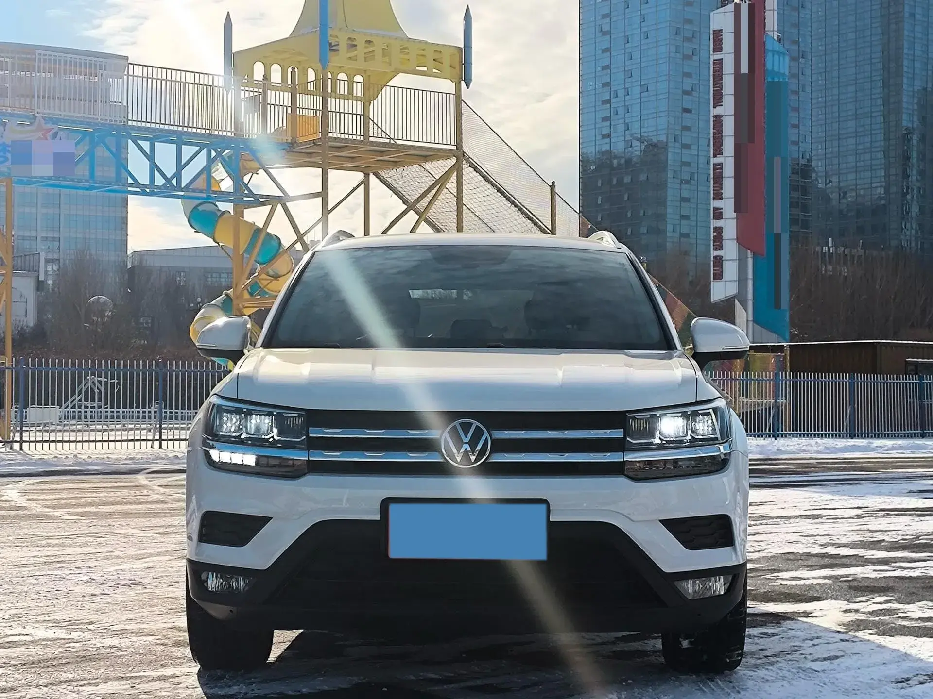 2021 VOLKSWAGEN THARU thumbnail 2