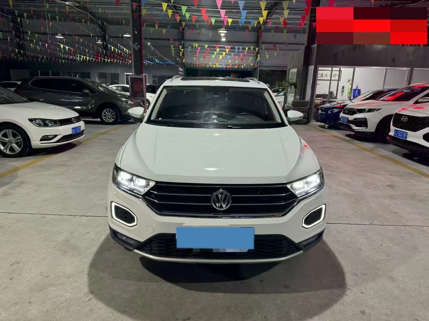 2020 VOLKSWAGEN T-ROC thumbnail 2