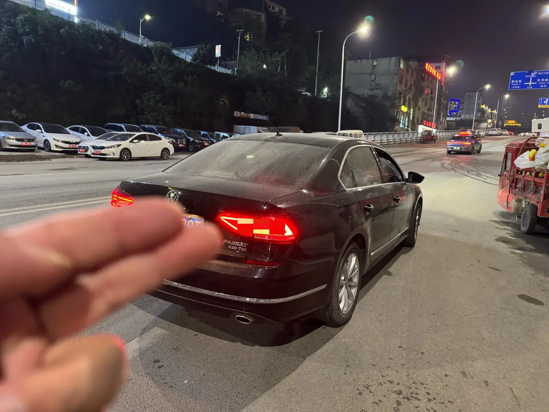 2017 VOLKSWAGEN PASSAT thumbnail 2