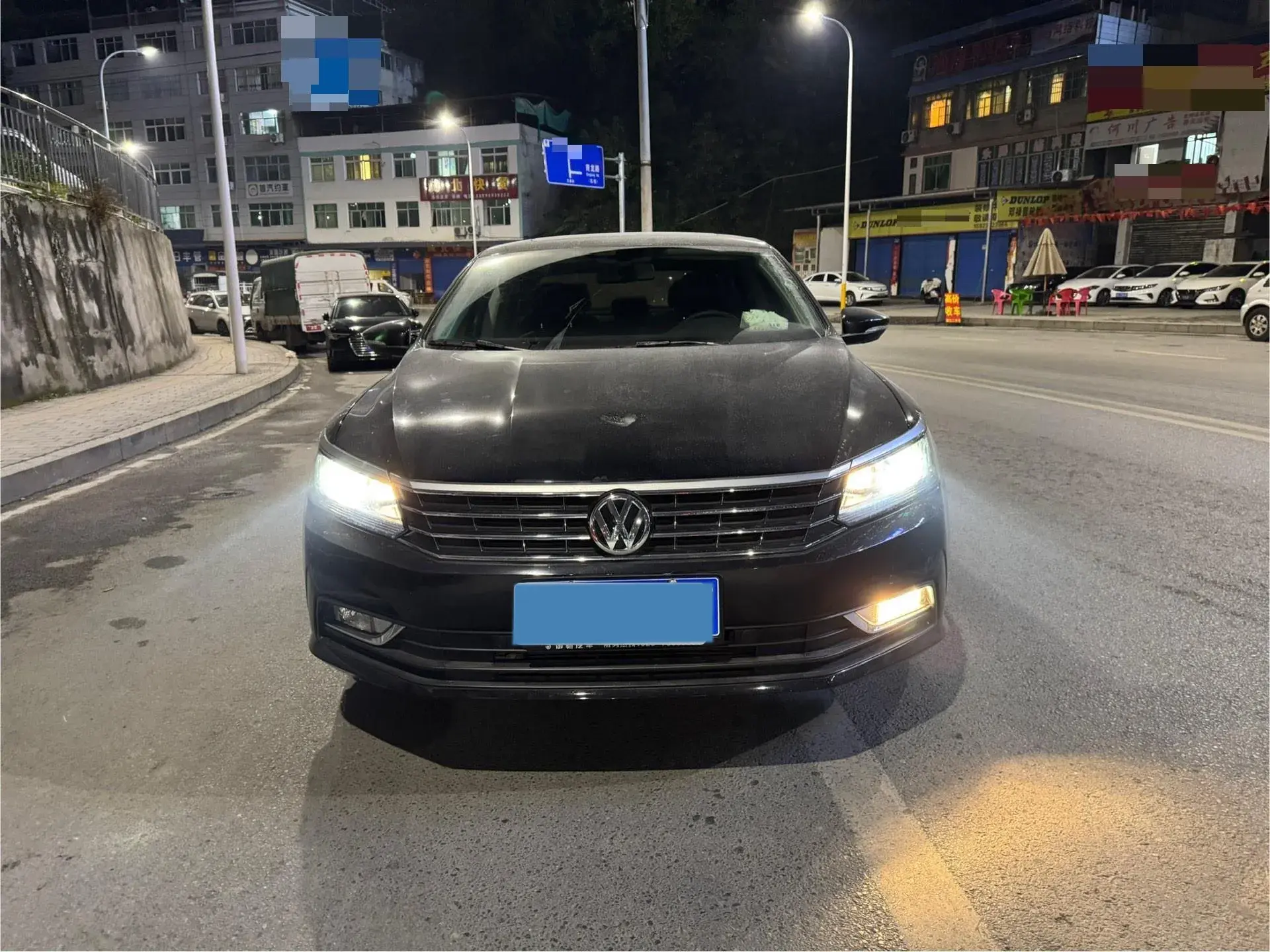 2017 VOLKSWAGEN PASSAT thumbnail 3