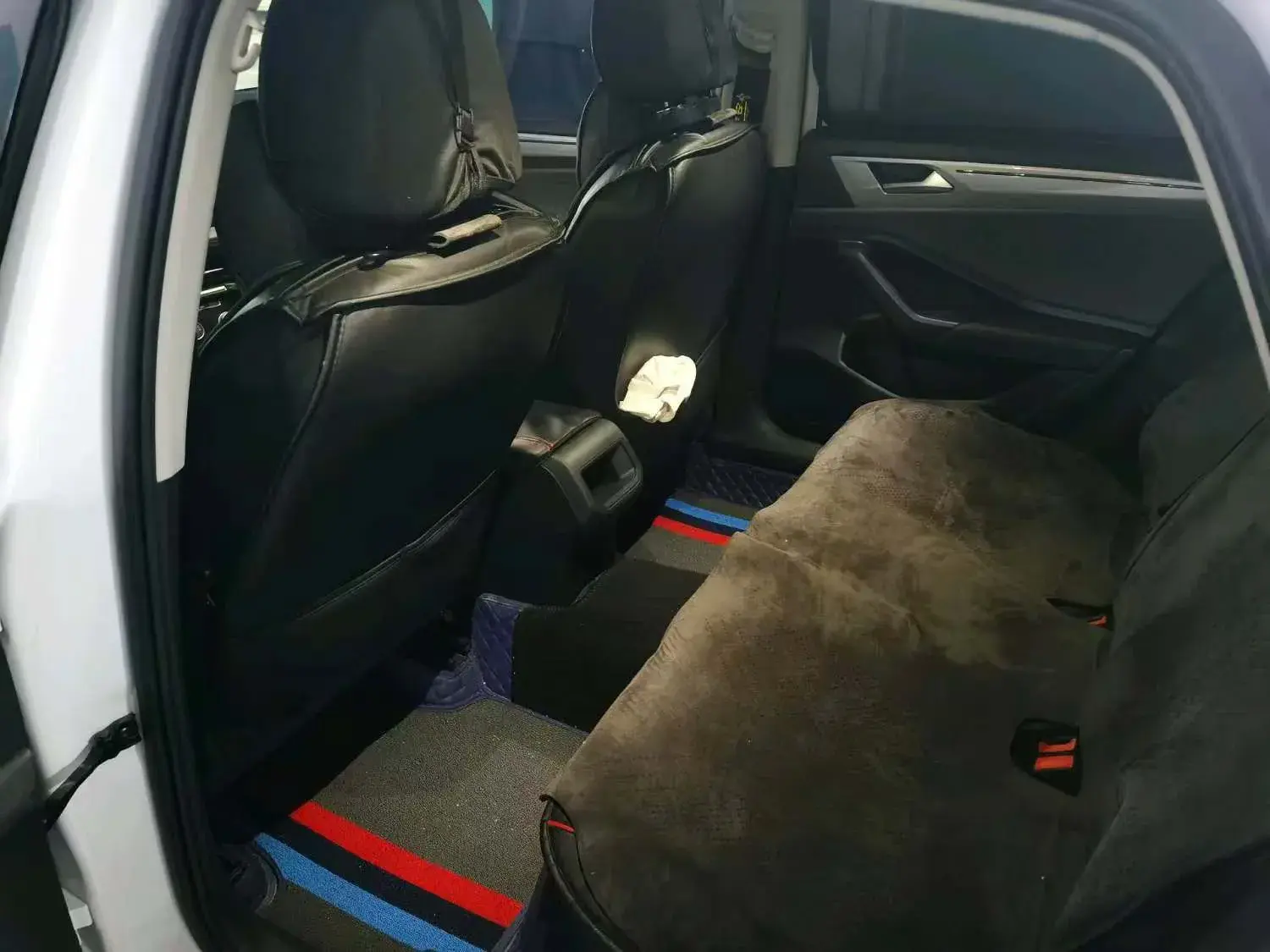 2022 VOLKSWAGEN SAGITAR thumbnail 4