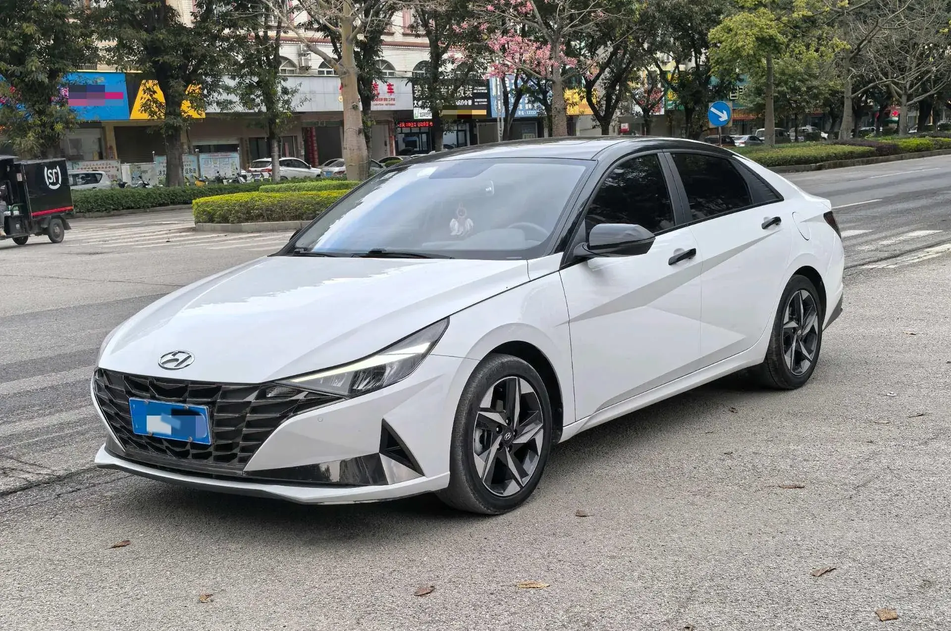 2021 HYUNDAI ELANTRA view 1