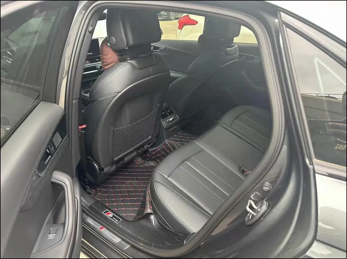 2023 AUDI A4L thumbnail 3