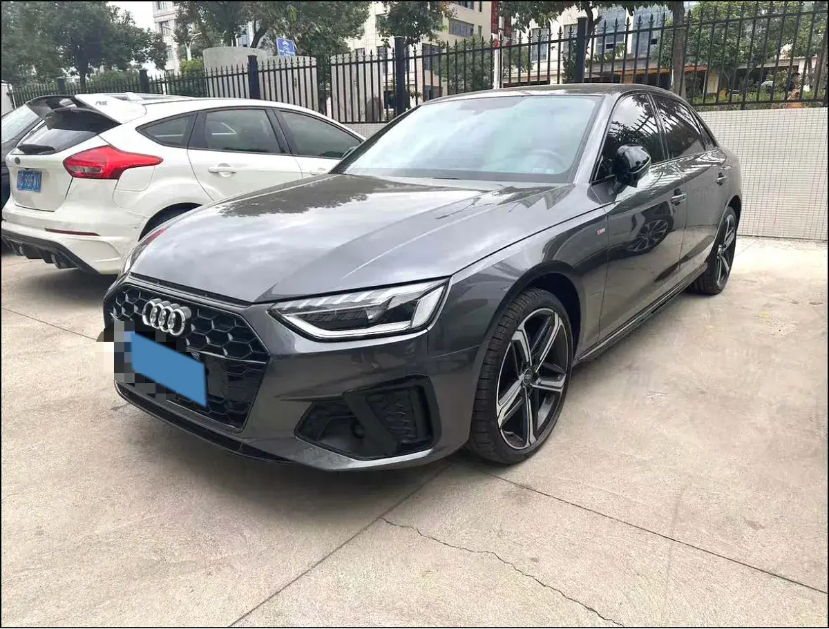 2023 AUDI A4L view 1