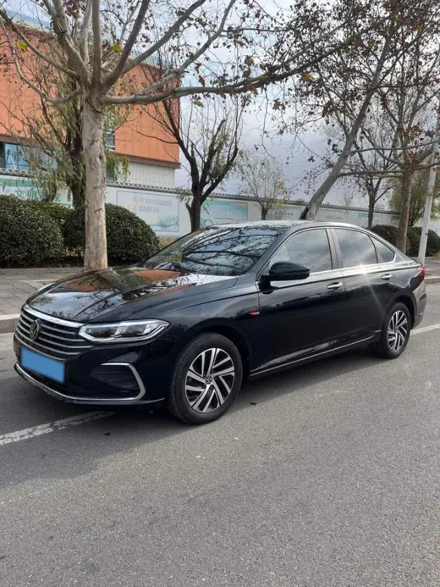 2023 VOLKSWAGEN LAVIDA view 1