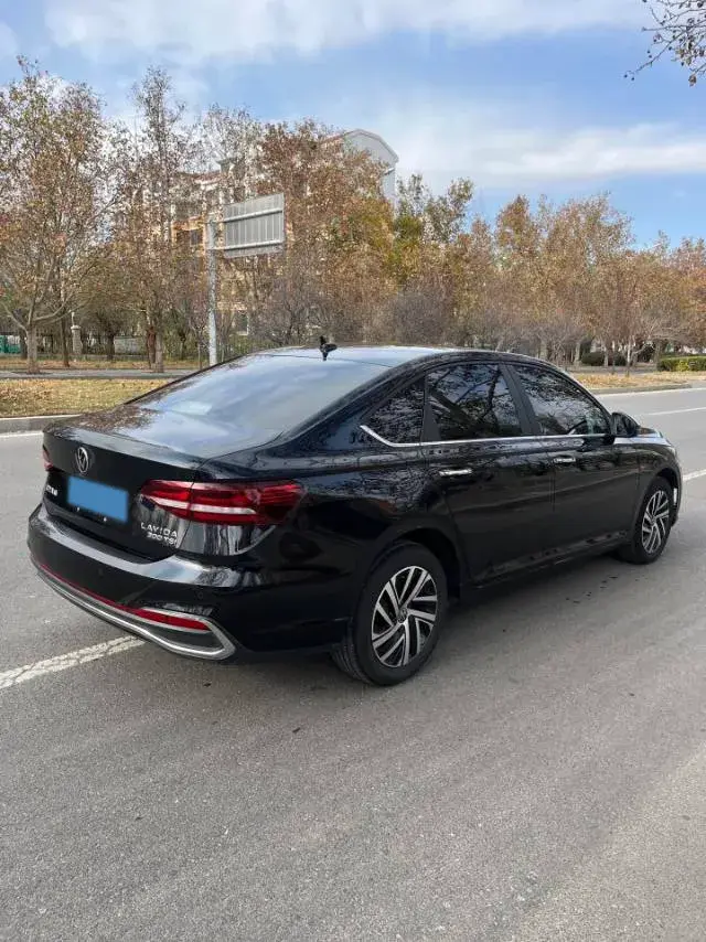 2023 VOLKSWAGEN LAVIDA thumbnail 4