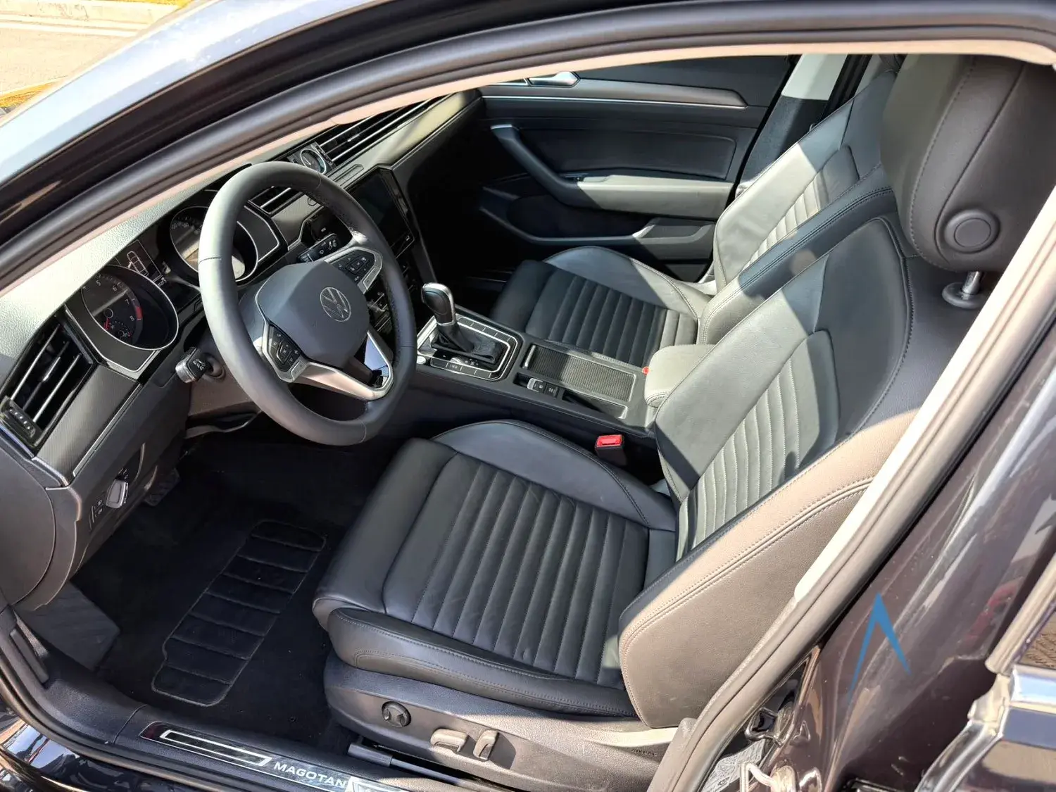 2020 VOLKSWAGEN MAGOTAN thumbnail 3
