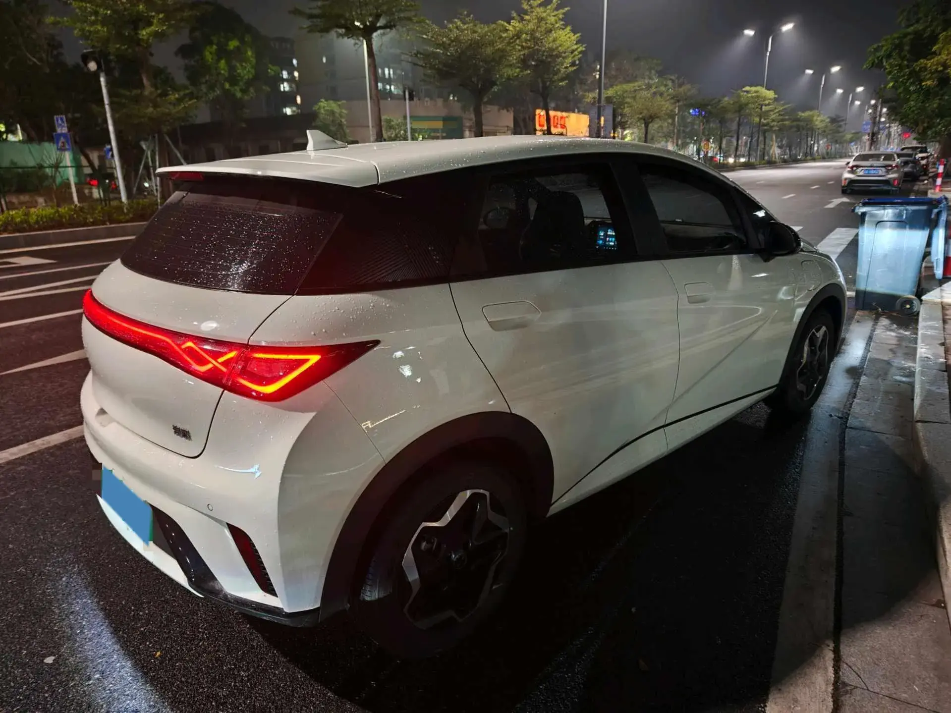 2025 BYD DOLPHIN thumbnail 3