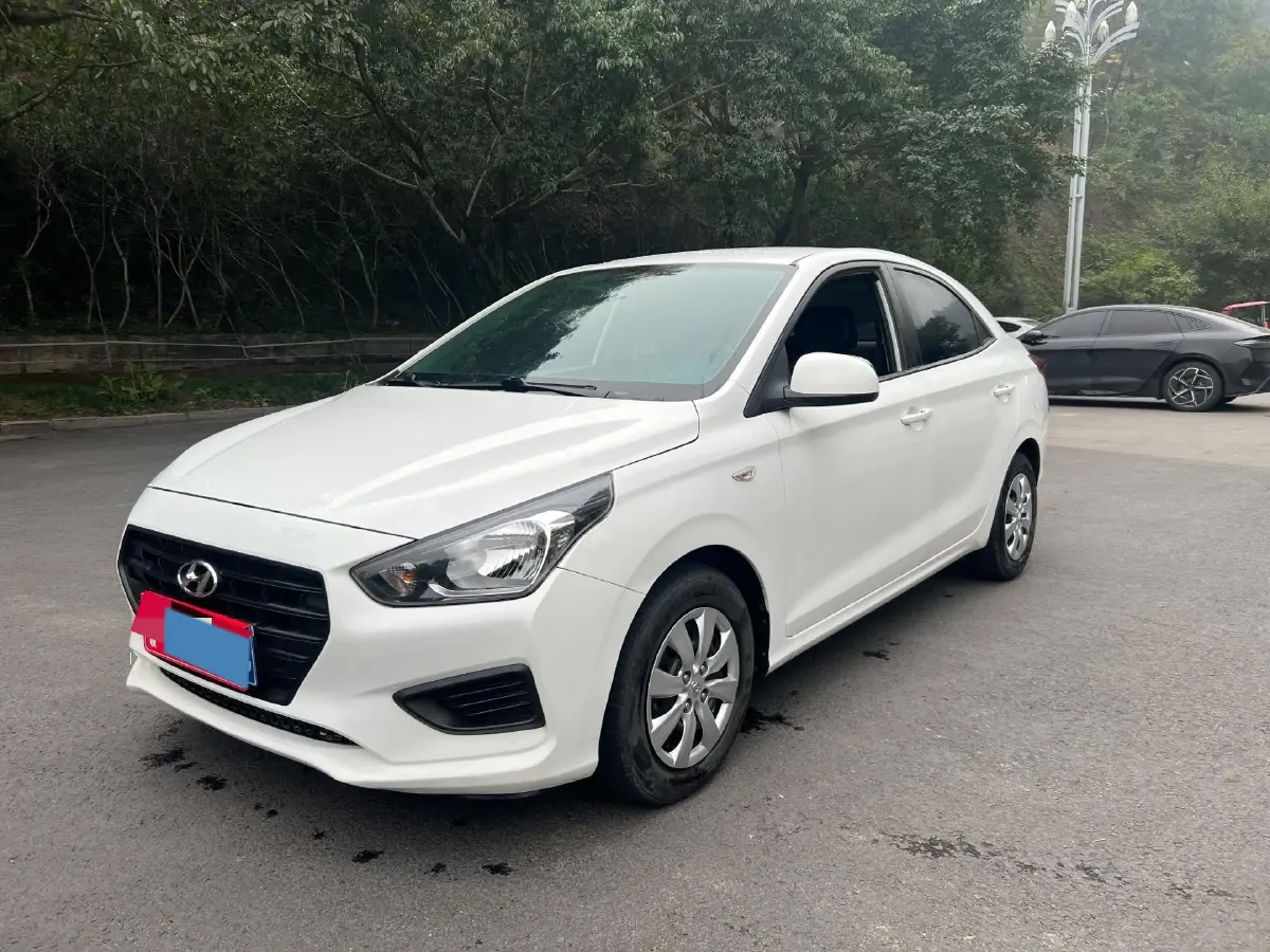 2017 Hyundai Reina 1.4L 95HP L4 5MT