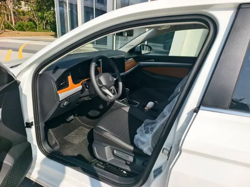 2025 HONDA EΠ thumbnail 4