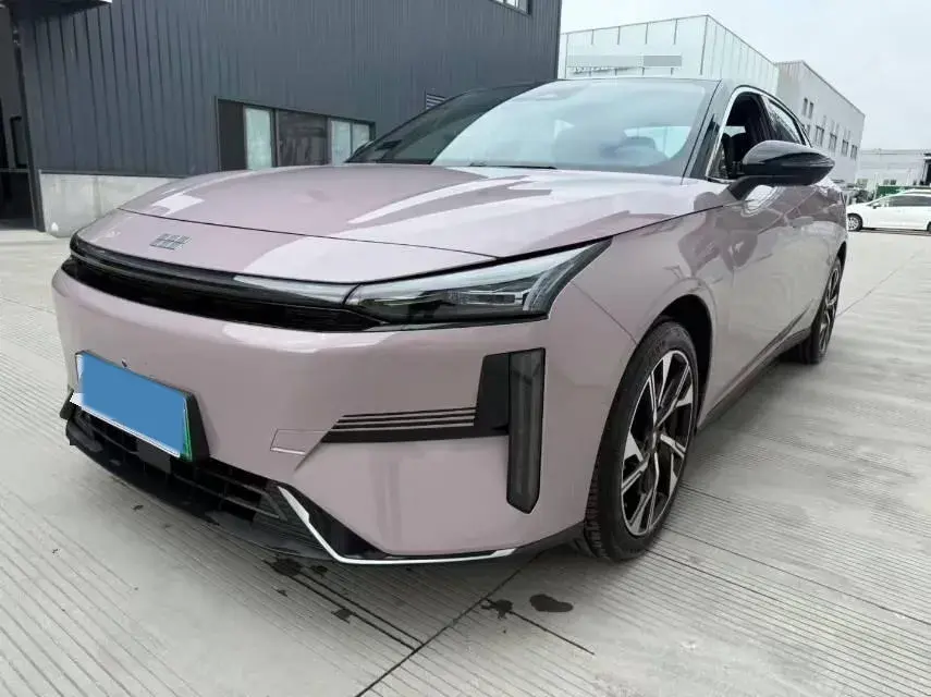 2024 Geely Galaxy L6 1.5T 163HP L4 3DHT PHEV