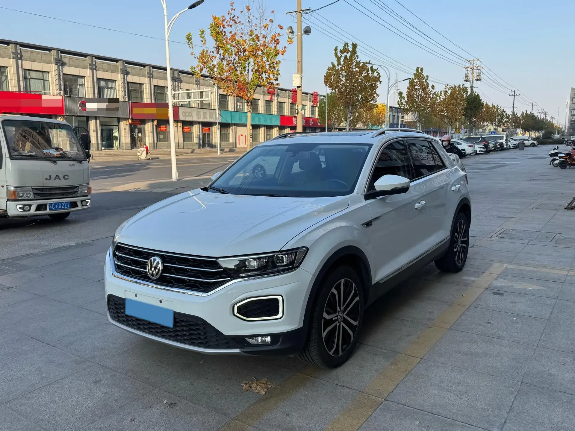 2020 VOLKSWAGEN T-ROC view 1